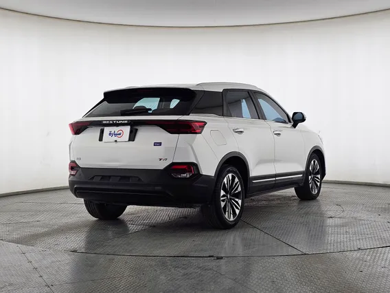 FAW Bestune T77  2023 