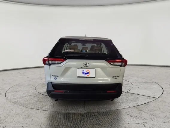 تويوتا راف فور LE 2022 