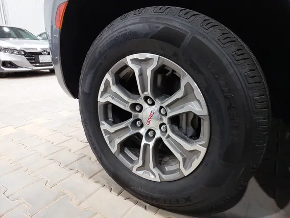 GMC Yukon SLE 2021 دبل