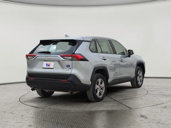 تويوتا راف فور LE 2022 