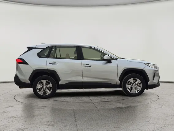 تويوتا راف فور LE 2022 