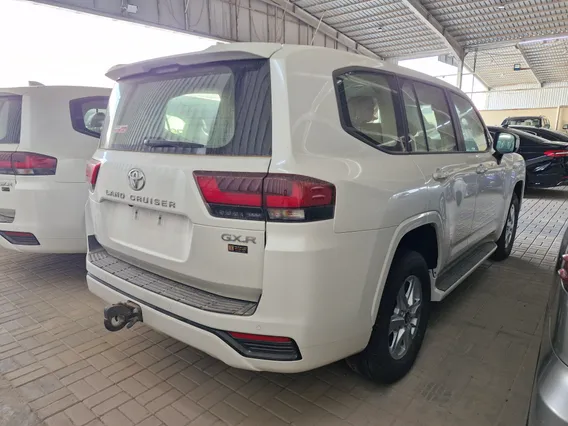 تويوتا لاندكروزر GXR1 2025 