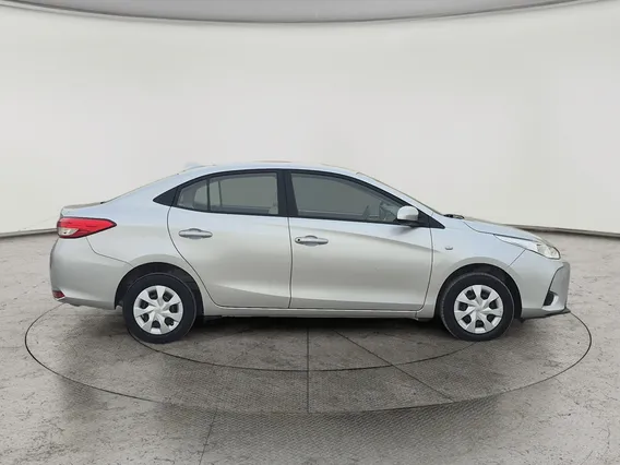 Toyota Yaris  Y 2022 