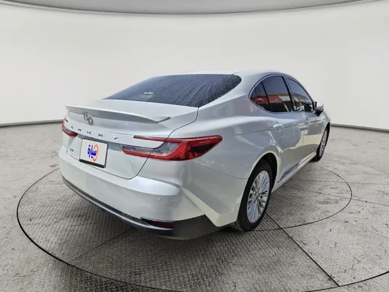 Toyota Camry  LE 2025 