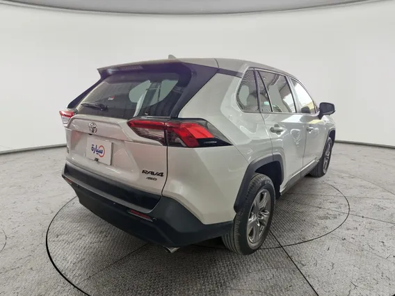 Toyota RAV4 LE 2025 