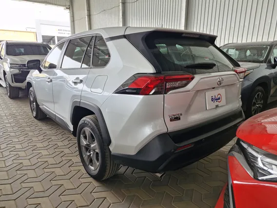 Toyota RAV4 LE 2025 