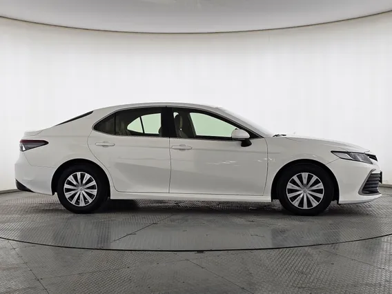 تويوتا كامري LE 2022 