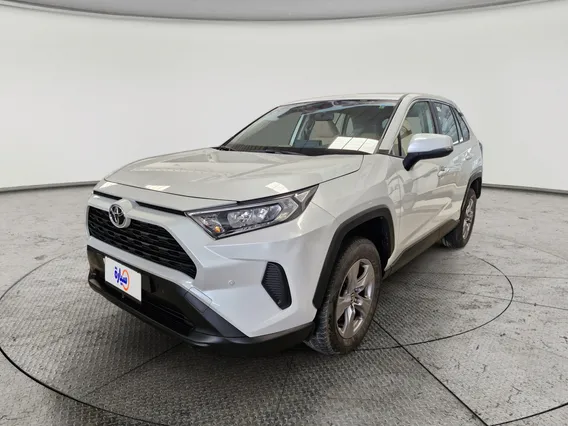 Toyota RAV4 LE 2024 