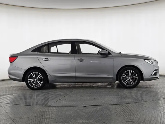 ام جي 5 LUX 2023 