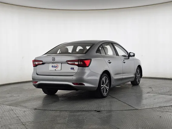 ام جي 5 LUX 2023 