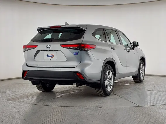 Toyota Highlander LE 2021 