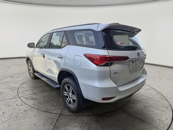 تويوتا فورتشنر GX 2025 