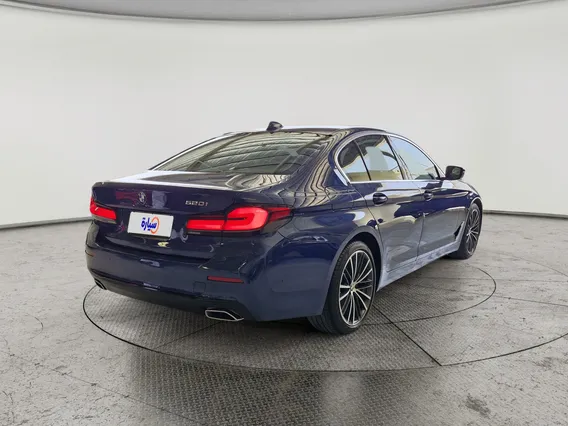 بي ام دبليو الفئة الخامسة 520i 2023 