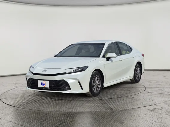 Toyota Camry  E 2025 