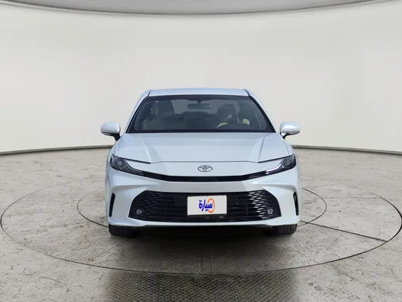 Toyota Camry  E 2025 