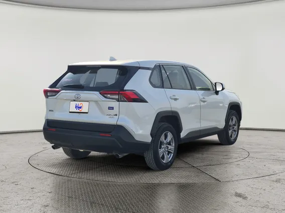 تويوتا راف فور LE 2022 