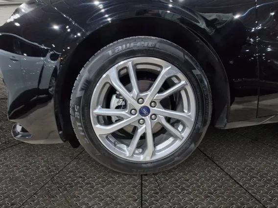 Ford Taurus Trend 2023 