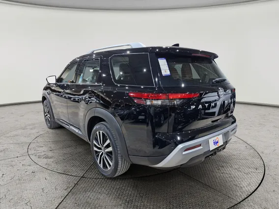 Nissan Pathfinder SL 2023 