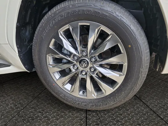 Toyota Land Cruiser GXR 2026 