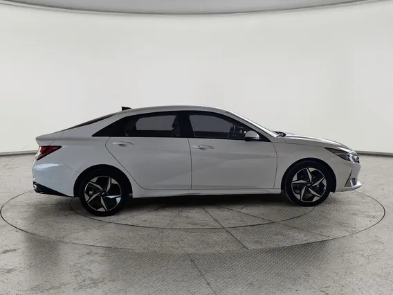 هيونداي أفانتي  2021 