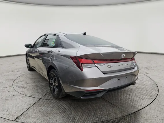 Hyundai Elantra Smart 2023 