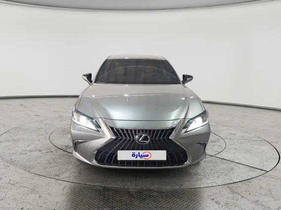 Lexus ES 300 AH Hybrid  2024 