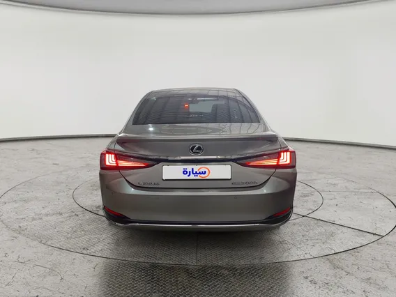 Lexus ES 300 AH Hybrid  2024 