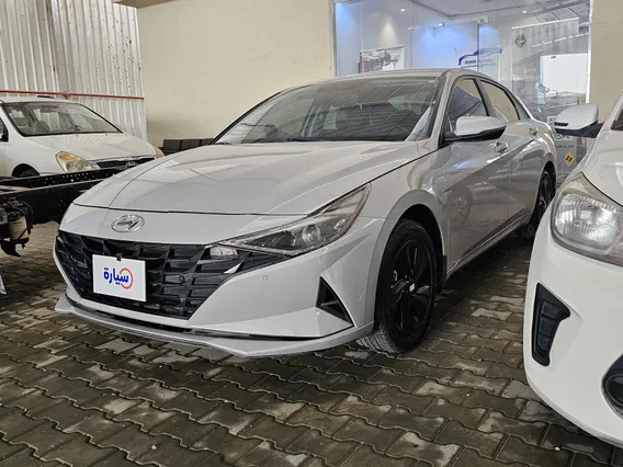 Hyundai Elantra Smart 2023 