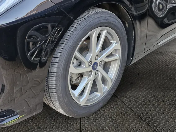 Ford Taurus Trend 2023 