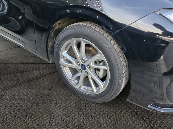 Ford Taurus Trend 2023 