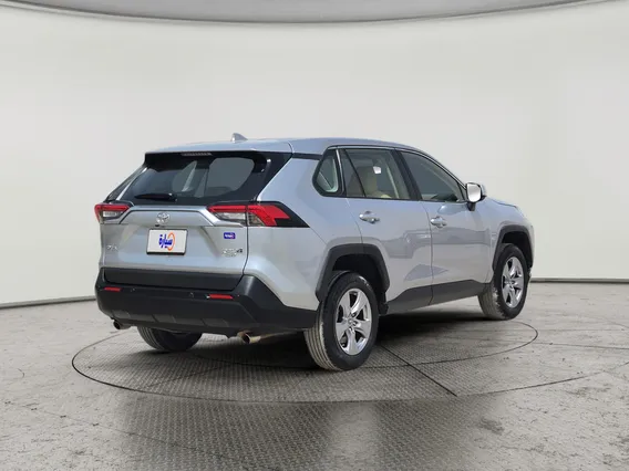 تويوتا راف فور LE 2024 