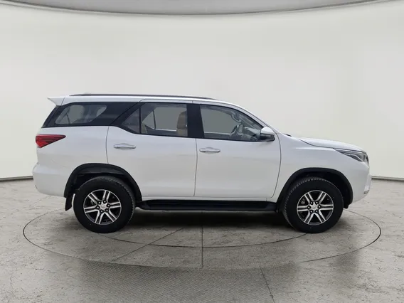 Toyota Fortuner VX 2023 دبل