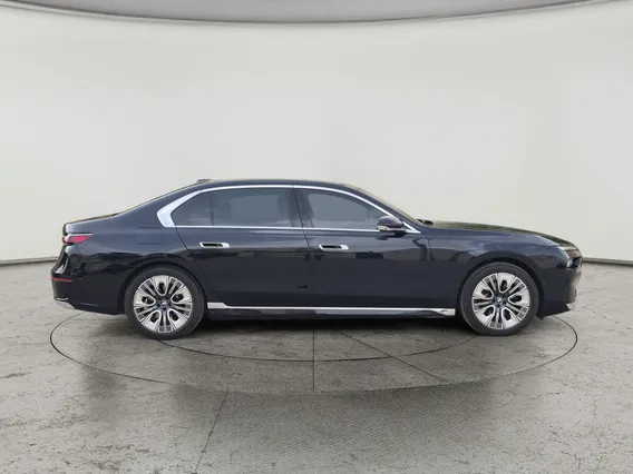 BMW 7 Series 735i 2023 