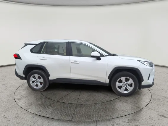 Toyota RAV4 LE 2021 