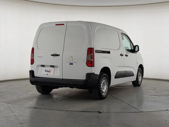 بيجو بارتنر Short van 2022 