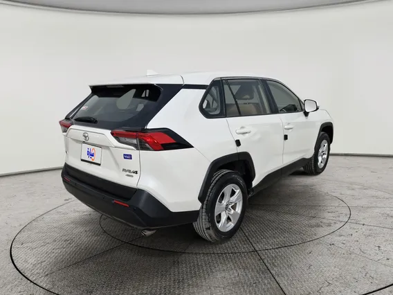 تويوتا راف فور LE 2021 