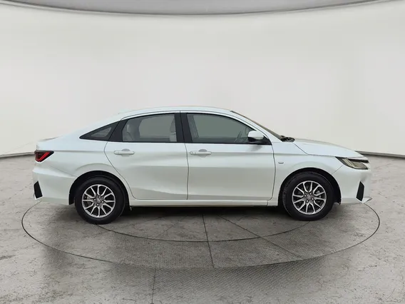 تويوتا يارس Y 2023 