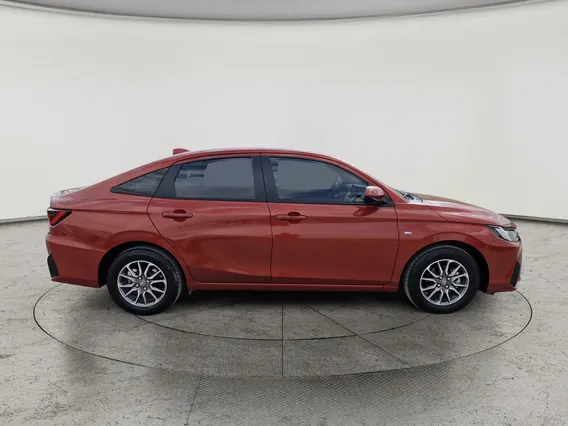 تويوتا يارس Y 2024 