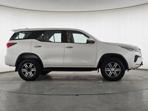 Toyota Fortuner GX 2022 