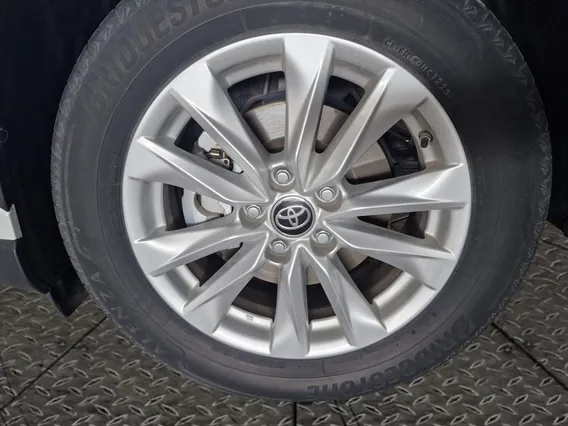 Toyota Corolla Cross XLE HEV 2024 