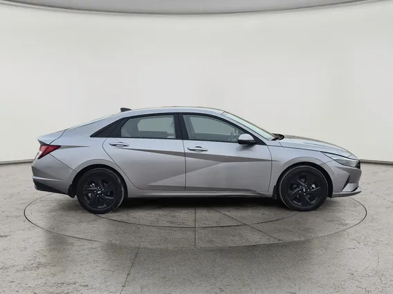 Hyundai Elantra Smart 2023 