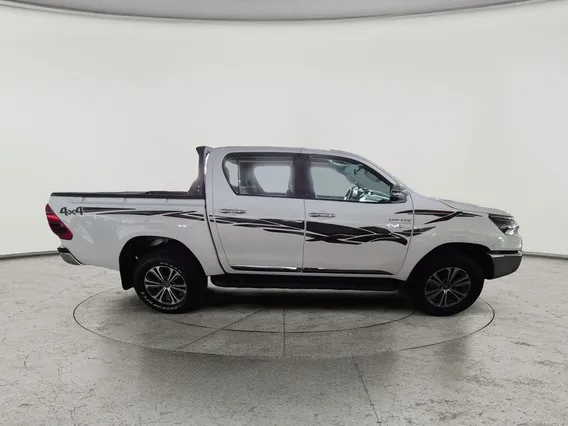 Toyota Hilux SGLX 4X4 MT DSL 2022 دبل