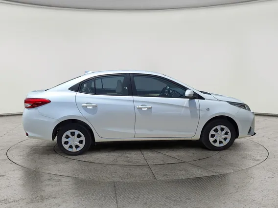 Toyota Yaris  Y 2022 