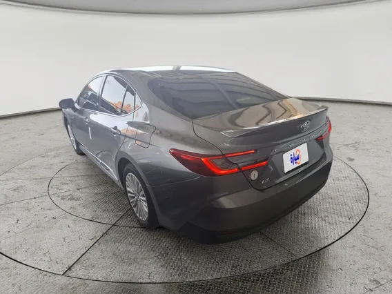 Toyota Camry  LE 2025 