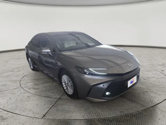 Toyota Camry  LE 2025 