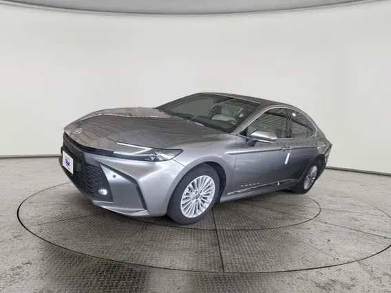 Toyota Camry  LE 2025 