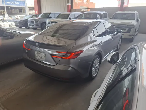 Toyota Camry  LE 2025 