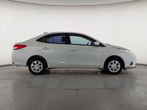 Toyota Yaris  Y 2022 