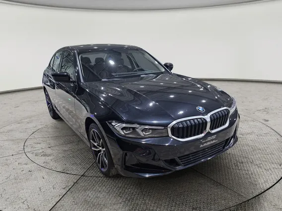 BMW 3 Series 320i  2023 