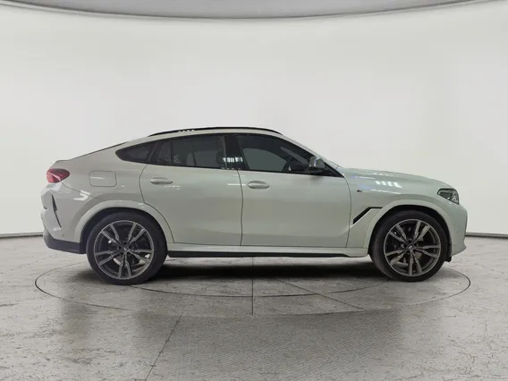 BMW X Series 6 M 50i  2022 